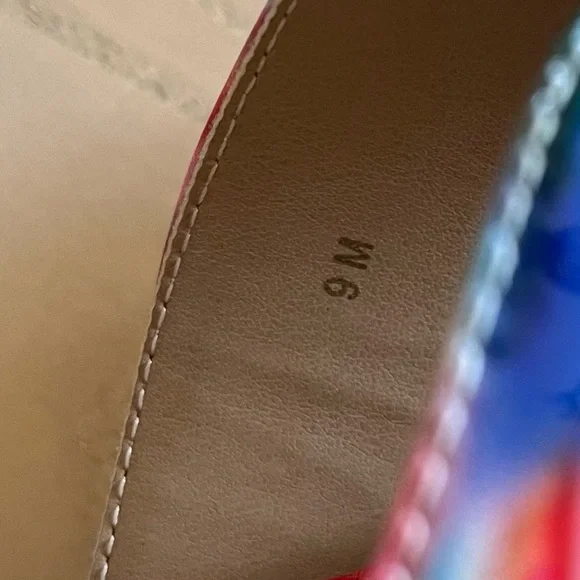 Camels Multi-Colored Patent Leather Slide Sandals/ Size 9 - Picture 3 of 8